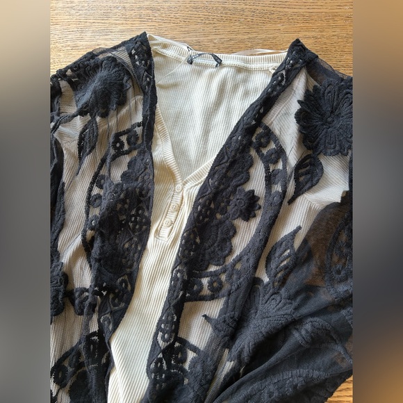 Time and Tru | Black Sheer Lace Kimono - Picture 6 of 11